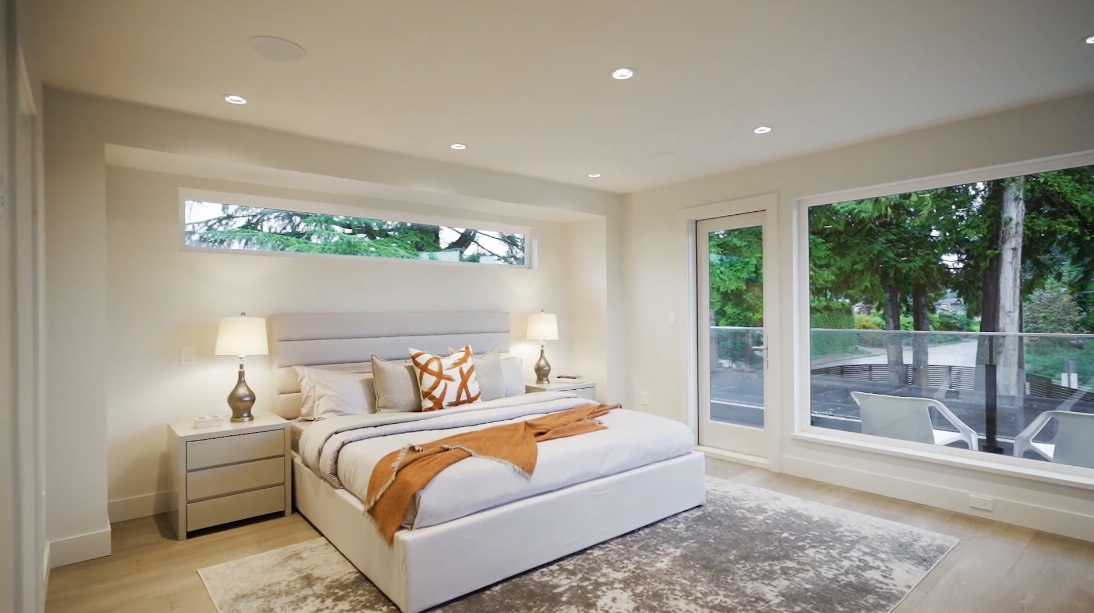 39 Interior Design Photos vs. 2710 Crescentview Dr, North Vancouver Luxury Home Tour