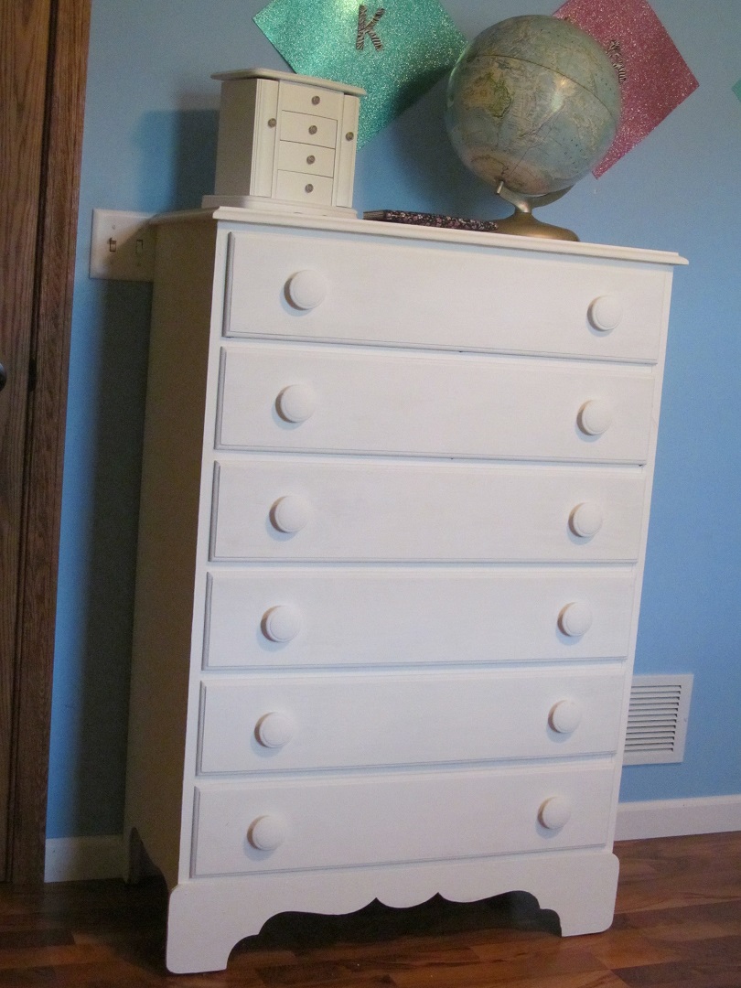 LL Farm Yard Sale Dresser Gets A Makeover