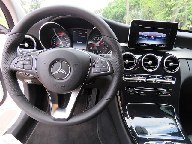 Mercedes-Benz C180 Avantgarde 2016 - Interior
