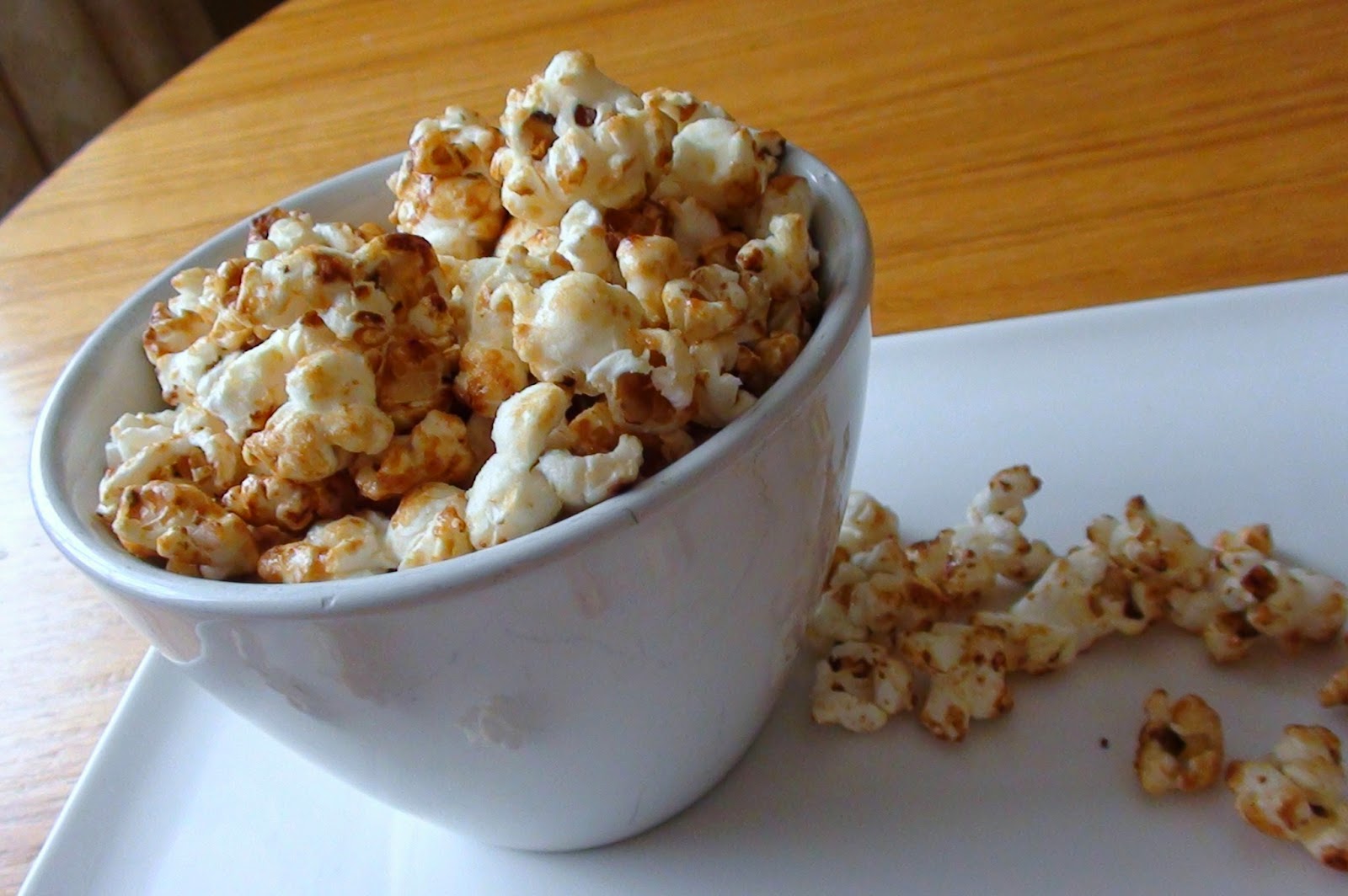 zsuzsa-is-in-the-kitchen-caramel-popcorn