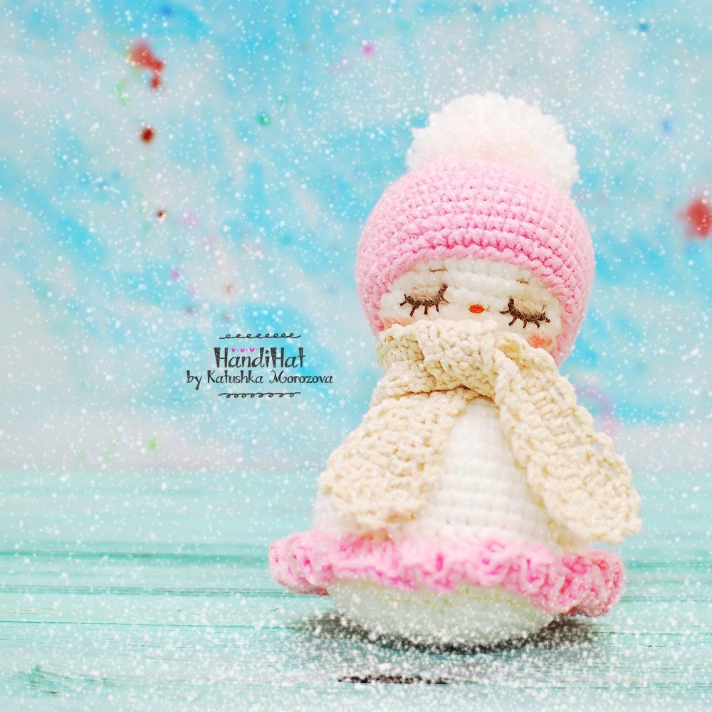 Girl snowman amigurumi