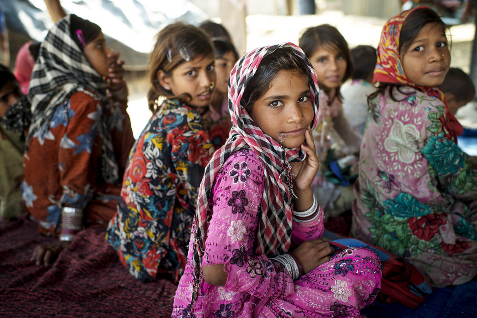 30 Beautiful Pictures Of Girls Going To School Around The World - India