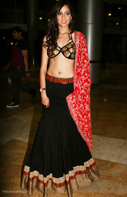 Photo Sexy Anushka New Indian Model Spicy Choli Low Rise