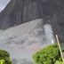 Guaratinga-BA: Pedra se desprende de morro e assusta moradores; fato ocorre após tremores