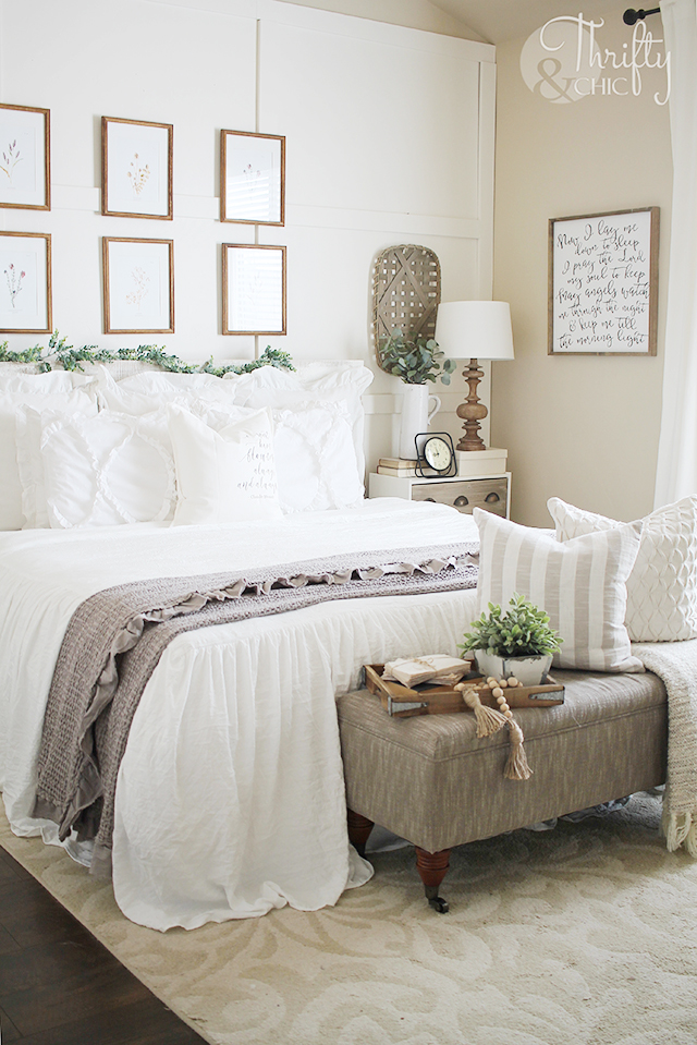 Thrifty And Chic Diy Projects, How To Decorate Bedroom With White Comforter