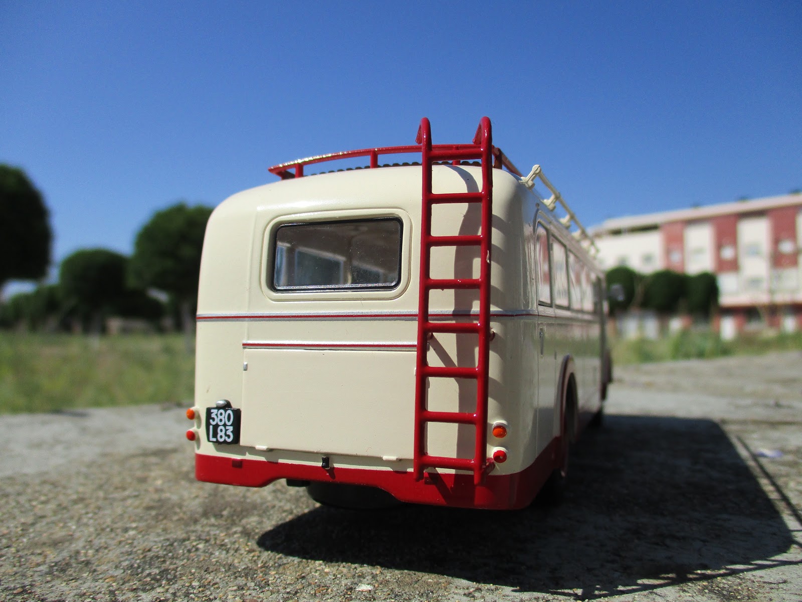 El Garaje Algabeño Renault 215D de IXO/Hachette