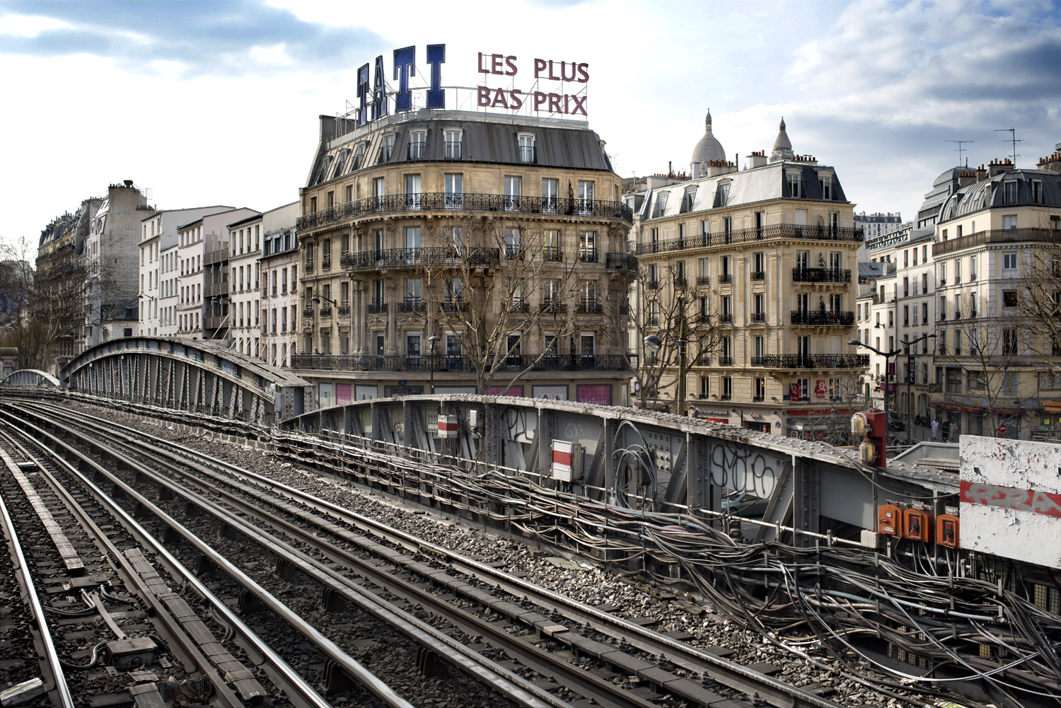 pedramarrom: Barbès-Rochechouart, Paris, 2013