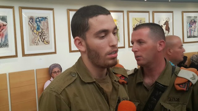 Palesztin-arab megkéselt két katonát