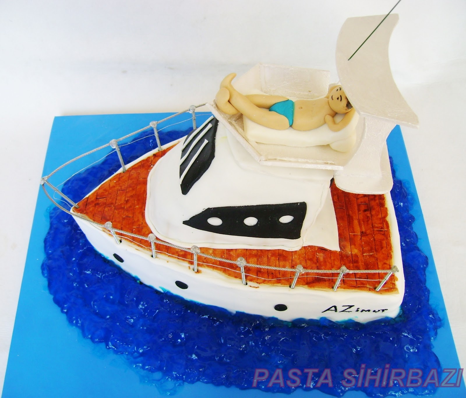 TEKNE ŞEKLİNDE PASTA PASTA SİHİRBAZI