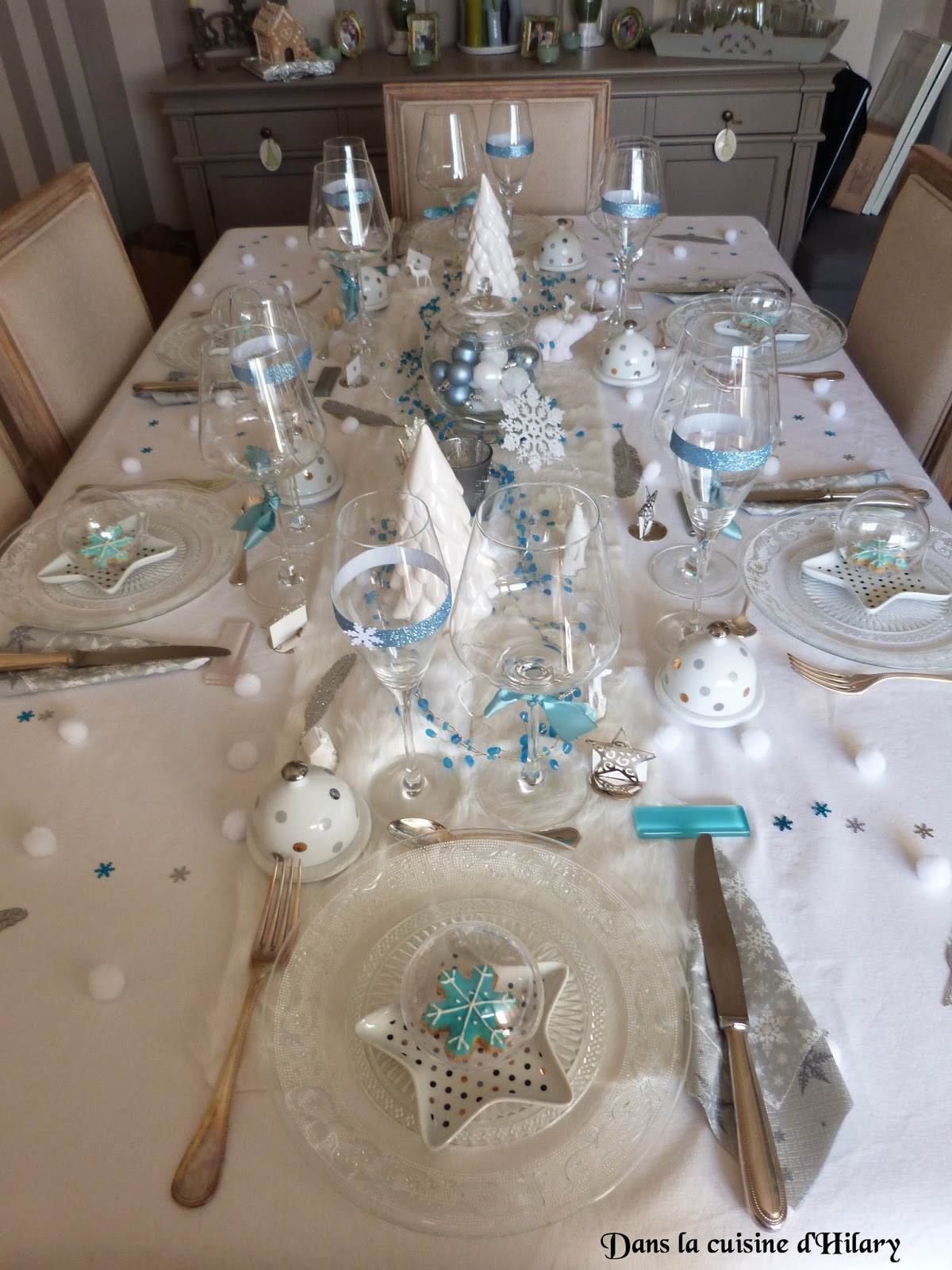 Dans la cuisine d'Hilary Ma table de Noël polaire en bleu