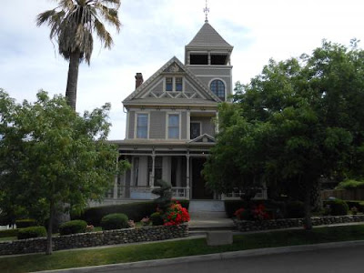 An Old Historic House in Folsom California historic homes, folsom, california, palm tree