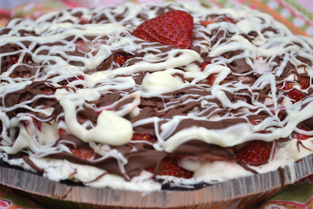 Chocolate Covered Strawberries and Cream Pie 
