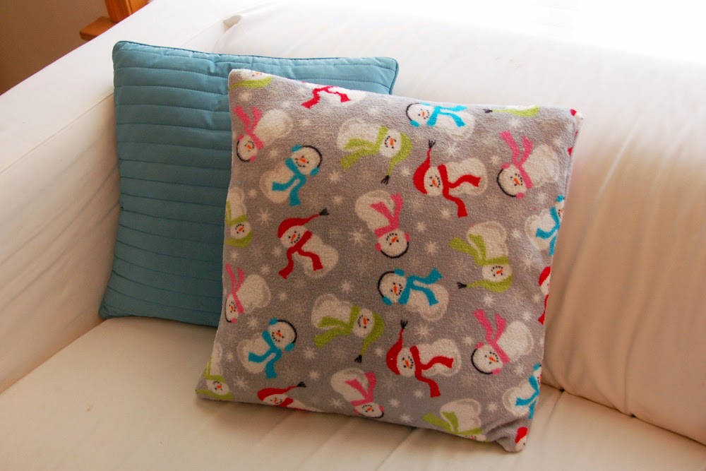 The Almost Perfectionist Quick & Easy {Envelope Back} Pillow Covers