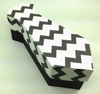 Caja con forma de corbata