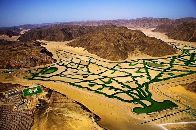 Wadi Rum Farm (earthporm.com) Wadi Rum Farm (earthporm.com)