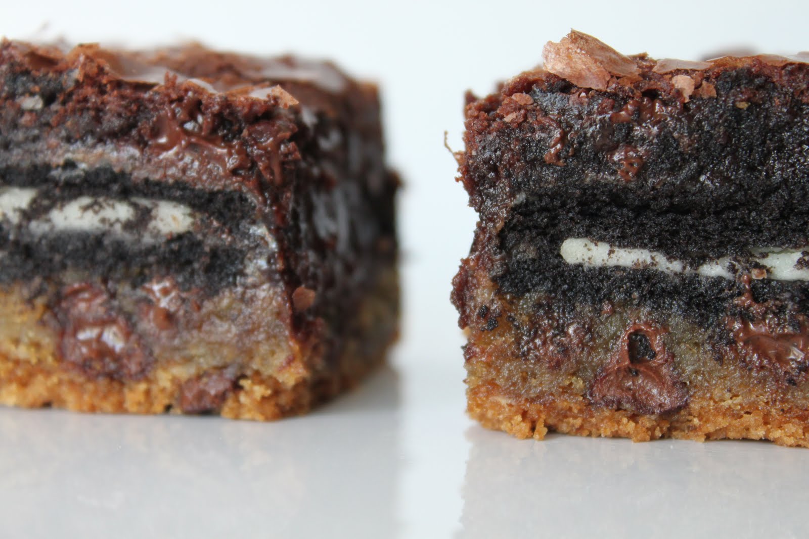 A Bountiful Kitchen Chocolate Chip Cookie 'n Oreo Brownie Bars