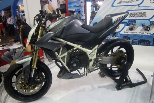 HONDAYES Honda CB150R  StreetFire Pro Fighter Bengis dan 
