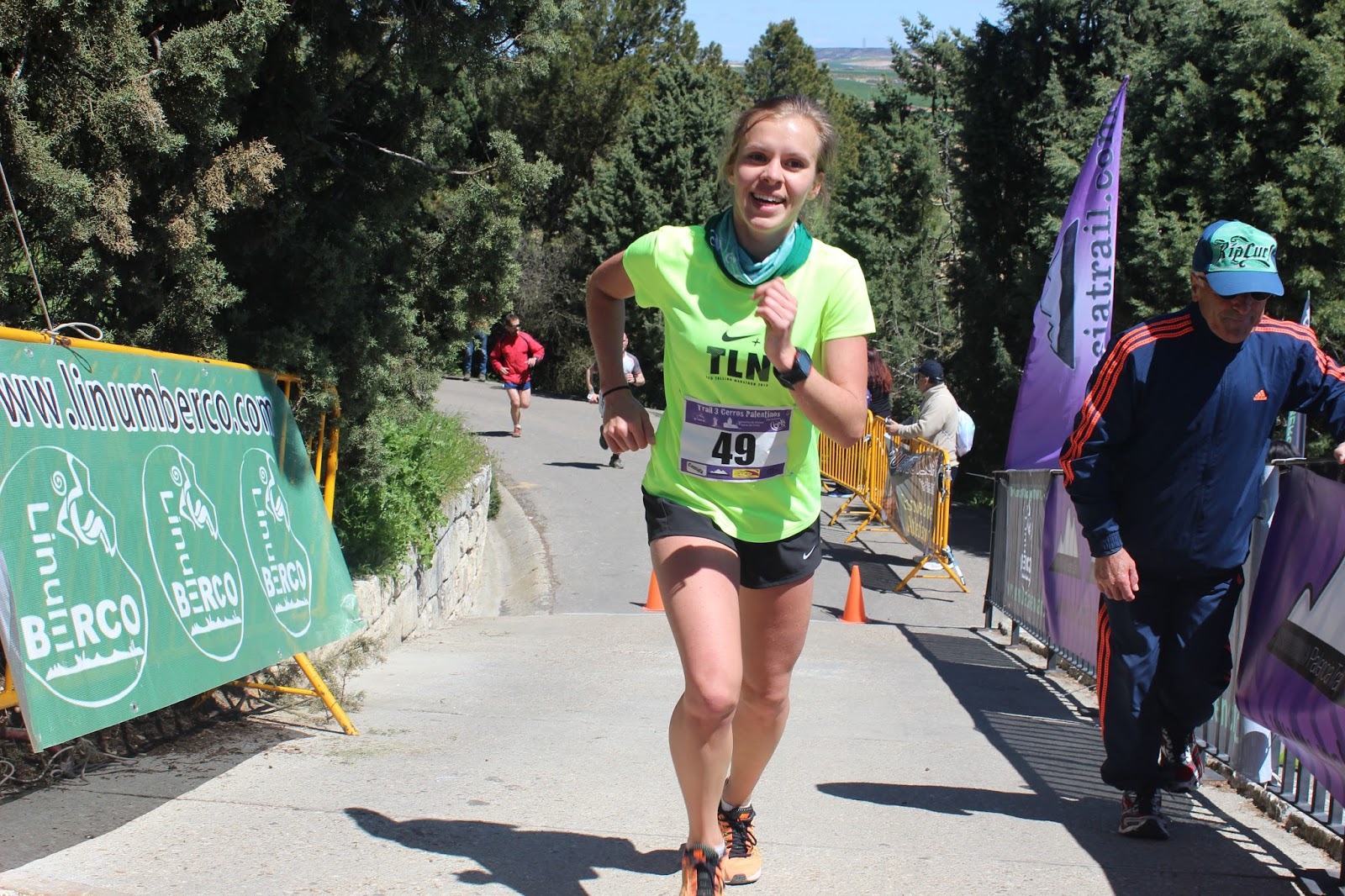 Momento de Los Tres Cerros en Palencia. /DIARIO PALENTINO La ganadora del II Trail Tres Cerros, Eliise Hoogand. /TRAIL CASTILLA Y LEÓN