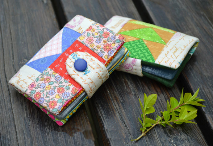 Business Card Holder  Patchwork. Tutorial Instructions for sewing in a photo.