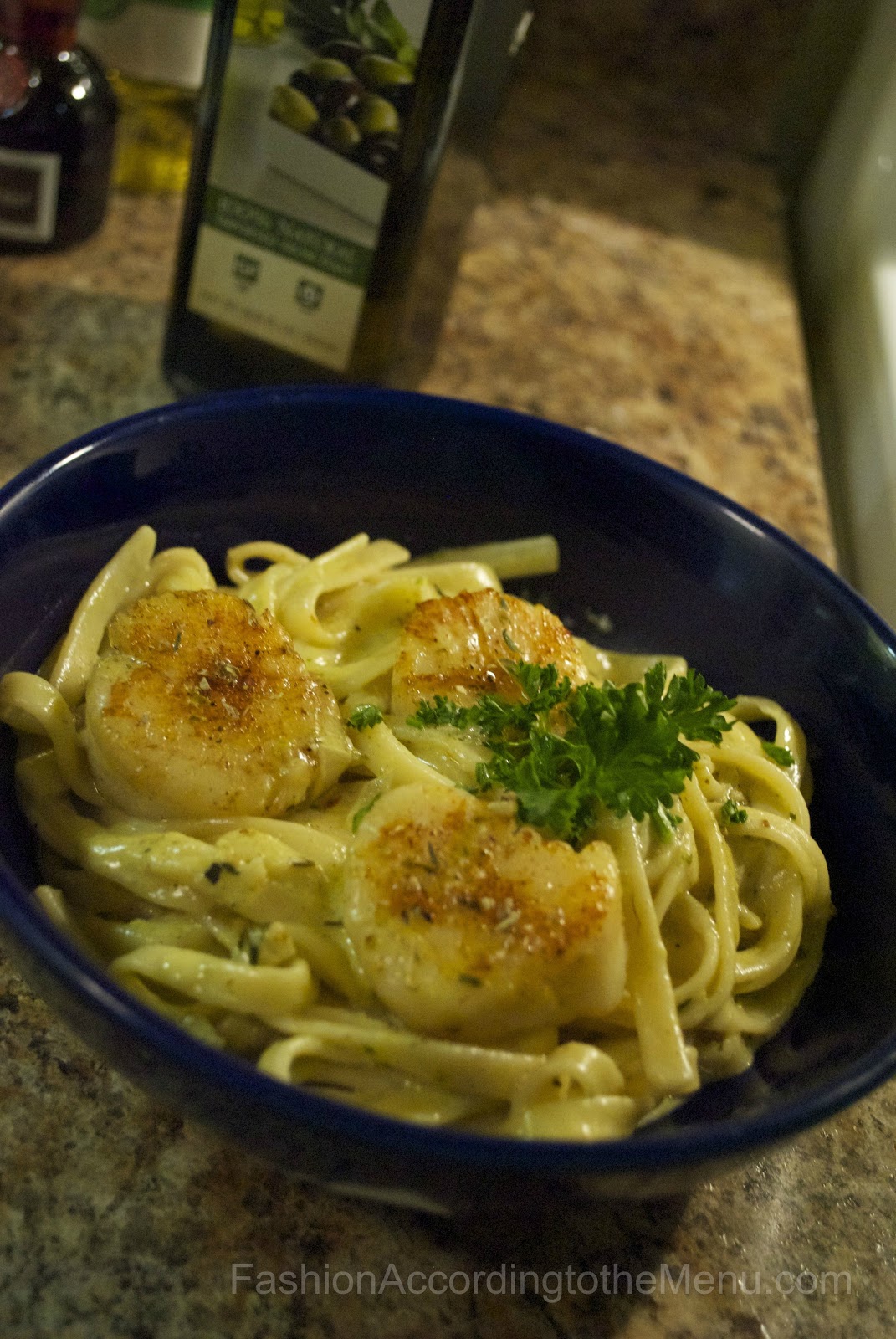 Fashion according to the Menu Scallops with Linguini in a Pesto Cream