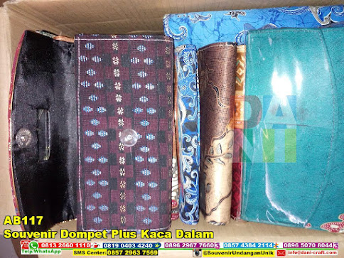 jual Souvenir Dompet Plus Kaca Dalam