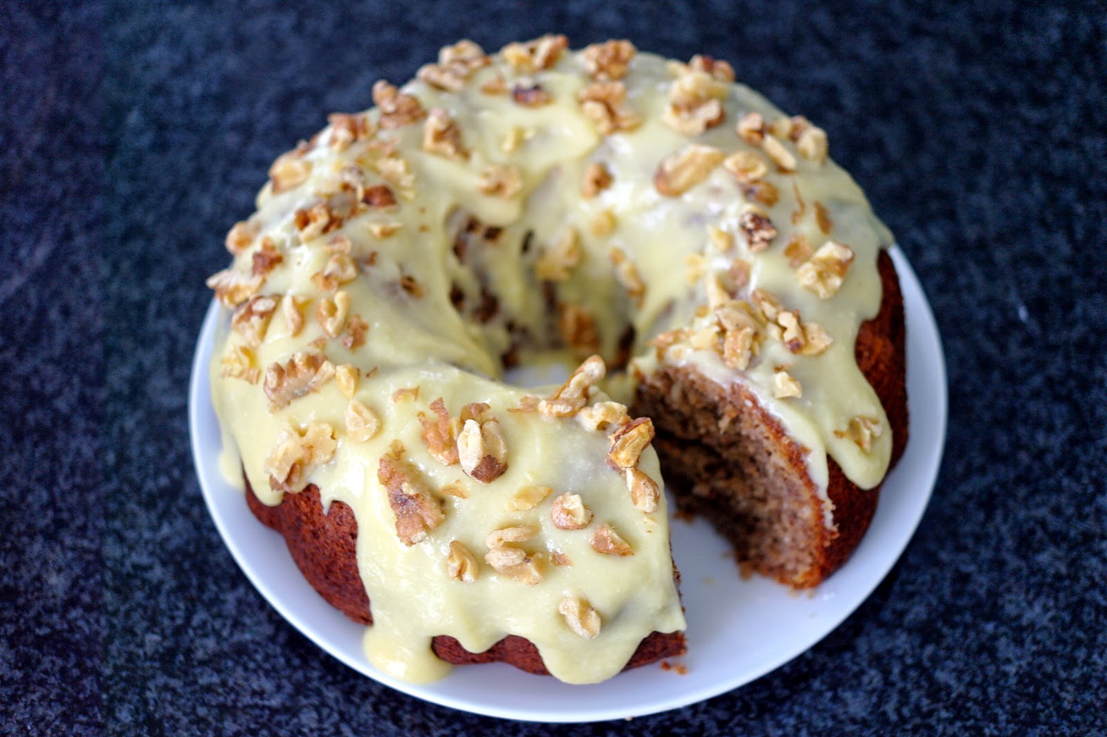 Around le globe Hummingbird bundt cake