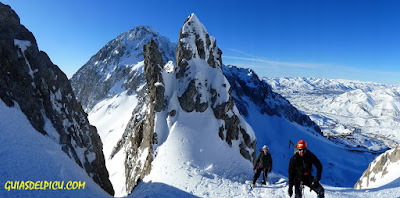 fernando calvo guias de alta montaña de picos de europa, #rabequipmente #campcassin #lowealpine #ascensiones y escaladas al picu peñasanta