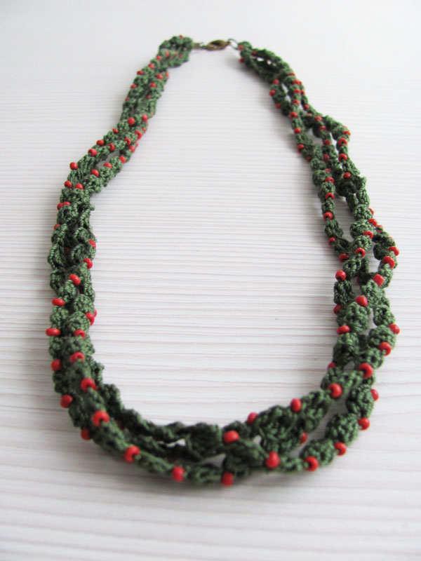 Lina's Land: Winter Berries Wreath Necklace