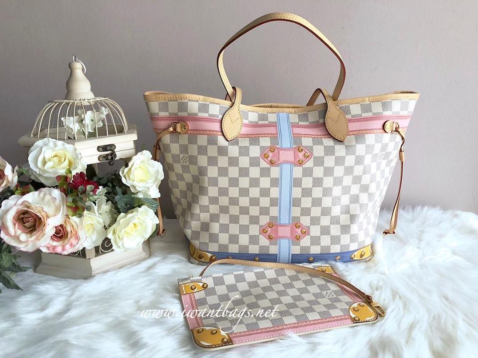 Louis Vuitton Cosmetic Trunk - 3 For Sale on 1stDibs