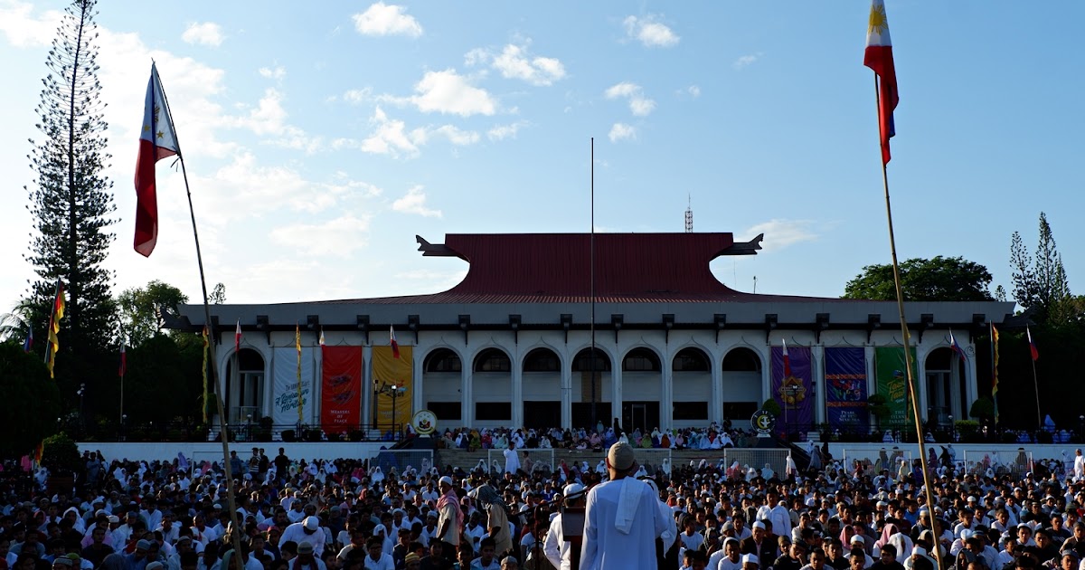LOOK Thousands celebrate Eid'l Fitr at ARMM ORG Compound My Mindanao