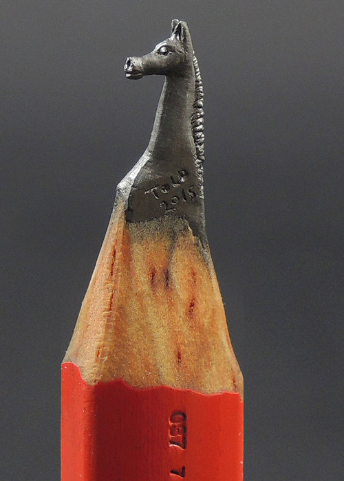 16-Arabian-Horse-Jasenko-Đorđević-Miniature-Sculptures-in-Pencil-Graphite-Lead-www-designstack-co