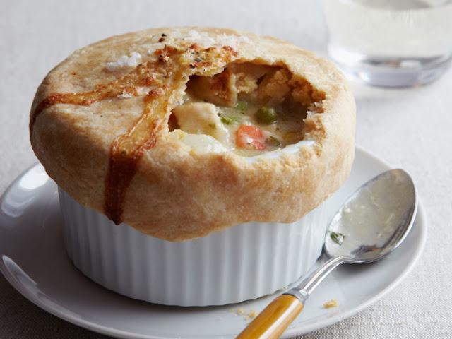 Hasil gambar untuk Casserole Pie Pot Ayam