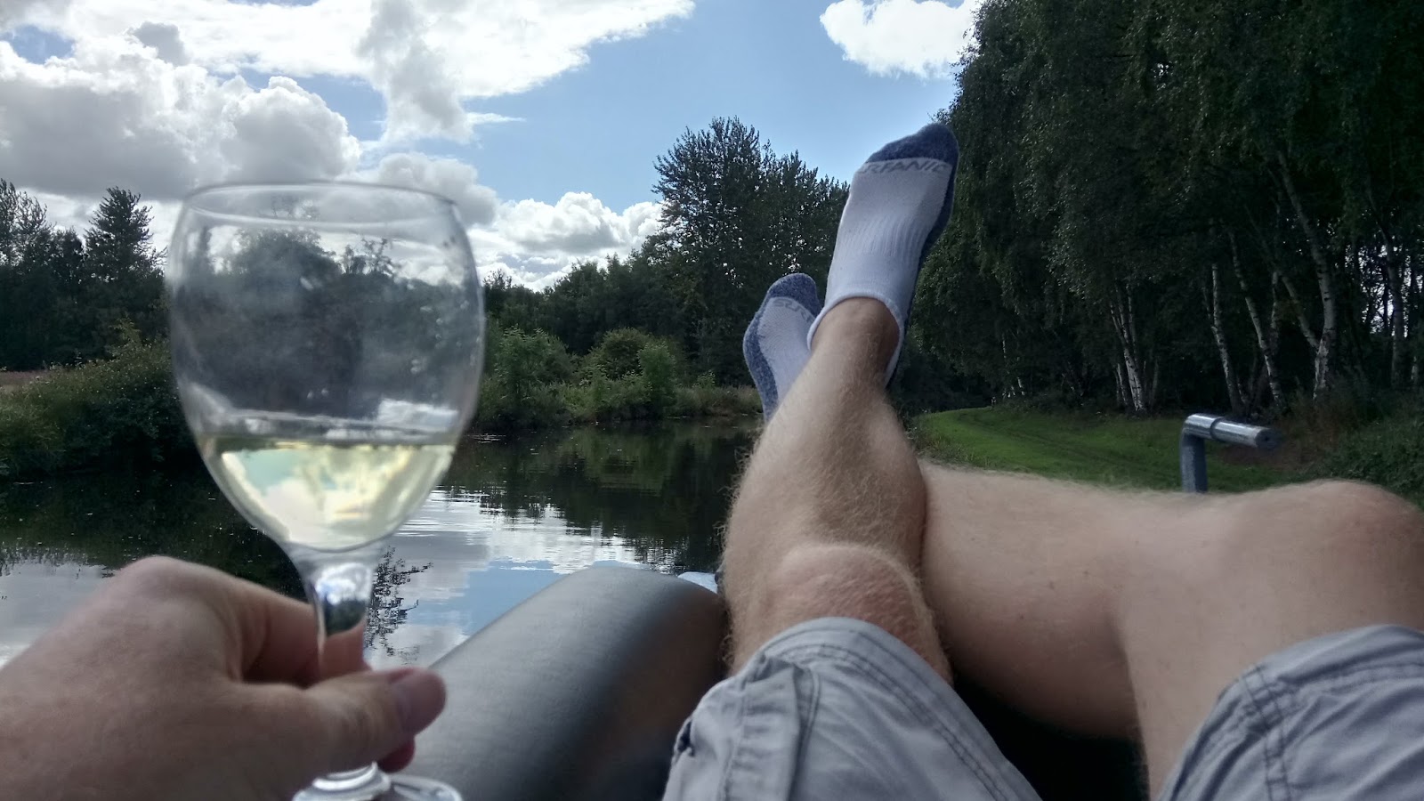 Narrowboat Ellis Equalisation...(again) Saturday night BBQ and idiots