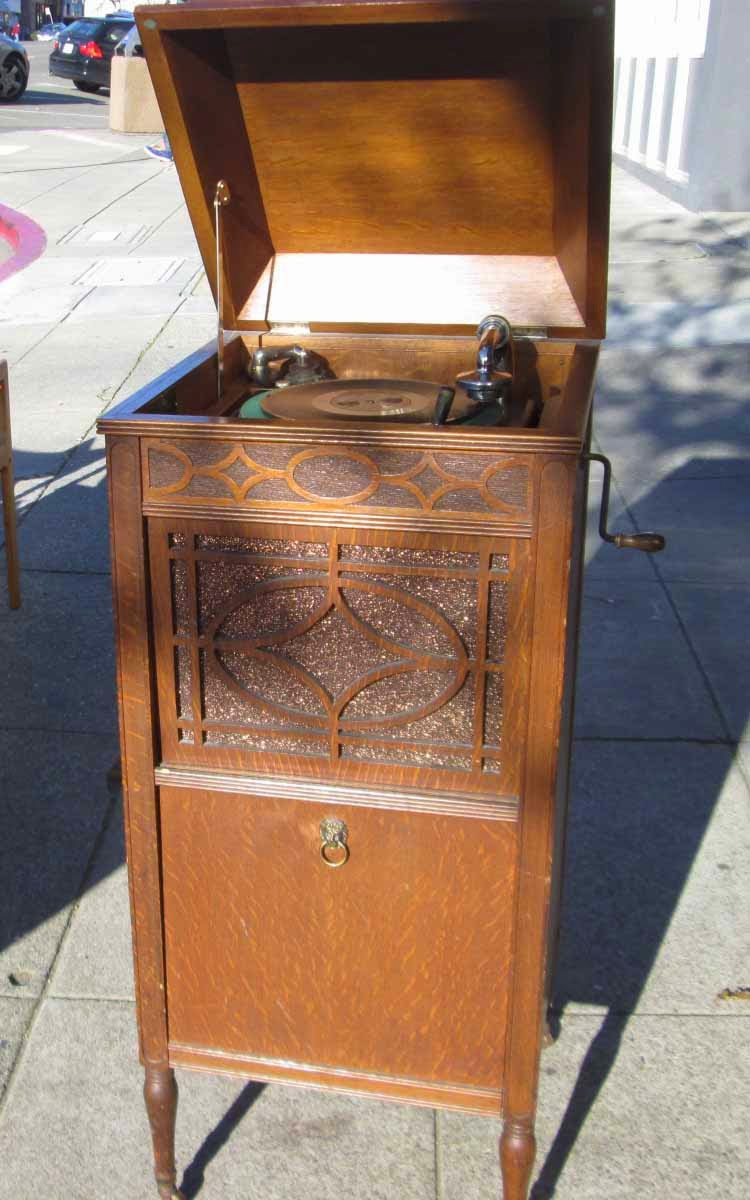 UHURU FURNITURE & COLLECTIBLES SOLD Edison Victrola with records 215