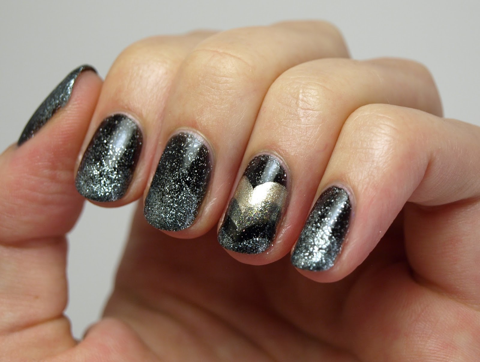 Black and Gold Metallic Nail Design - wide 6