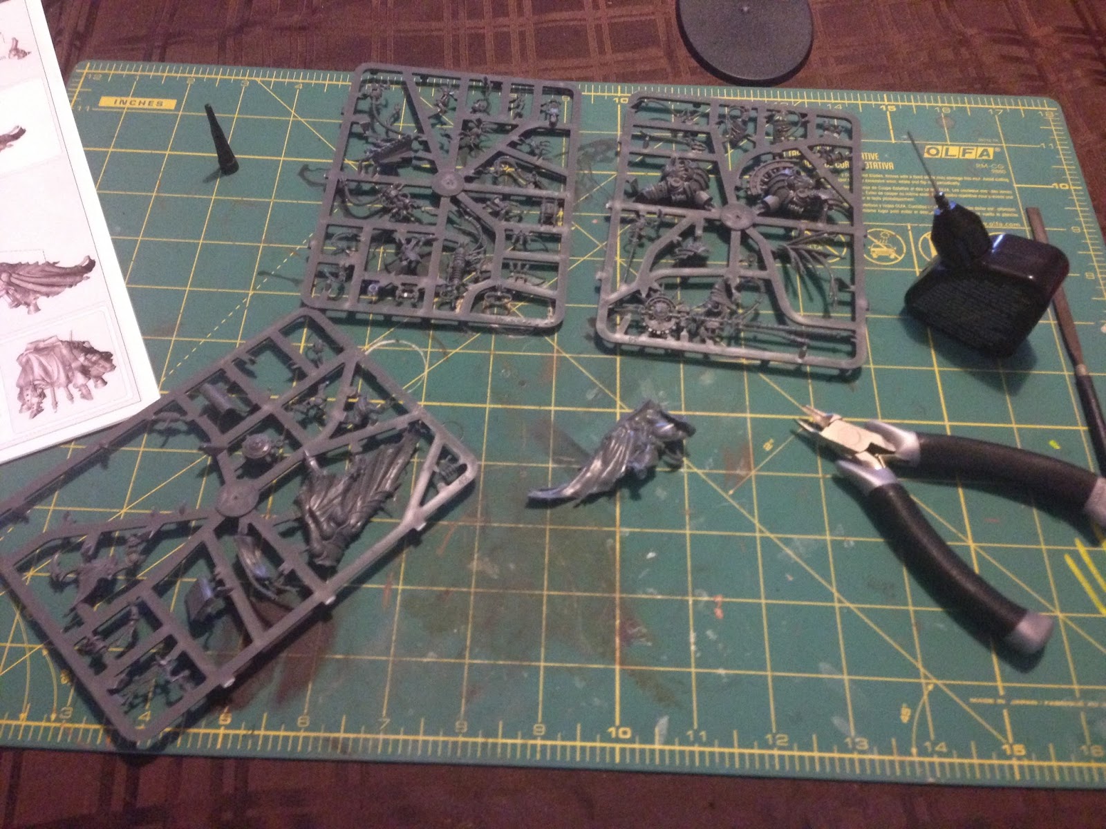 Kris Wall Minis Belisarius Cawl has SO MANY PARTS!