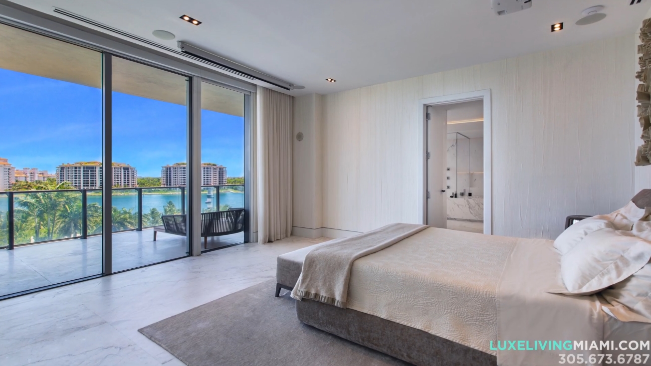 28 Photos vs. APOGEE 701 South of 5th Street Miami - Luxury Condo & Interior Design Tour
