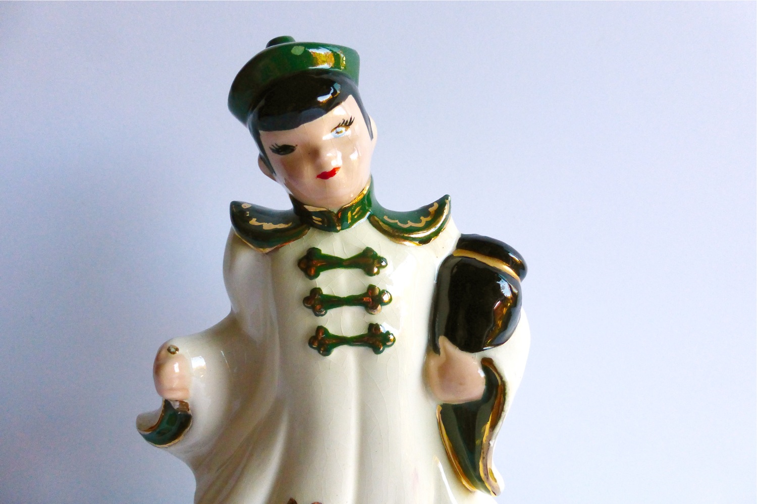 chinoiserie boy figurine, chinoiserie kitsch, oriental boy figurine, asian boy figurine, 1950s chinoiserie figurine, midcentury chinoiserie figurine, midcentury boy figurine, midcentury oriental boy figurine, midcentury asian boy figurine