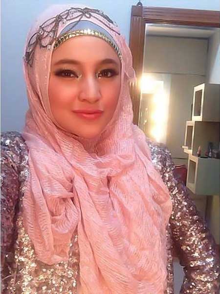 Tutorial Hijab Ala Dewi Sandra Wardah Hijaberduit
