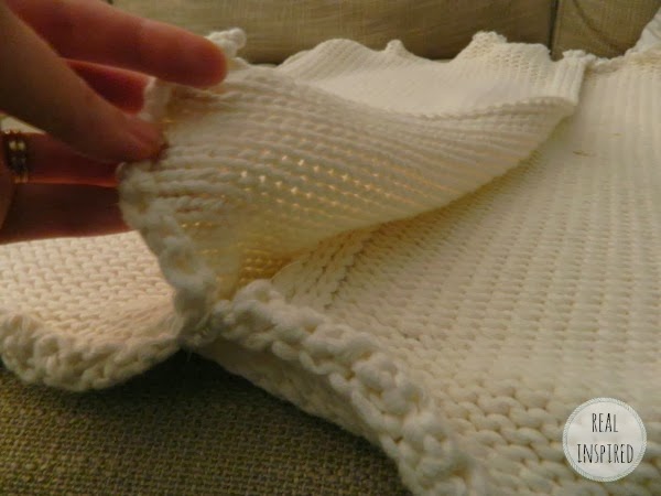 How to Turn an Old Sweater into a Pillow