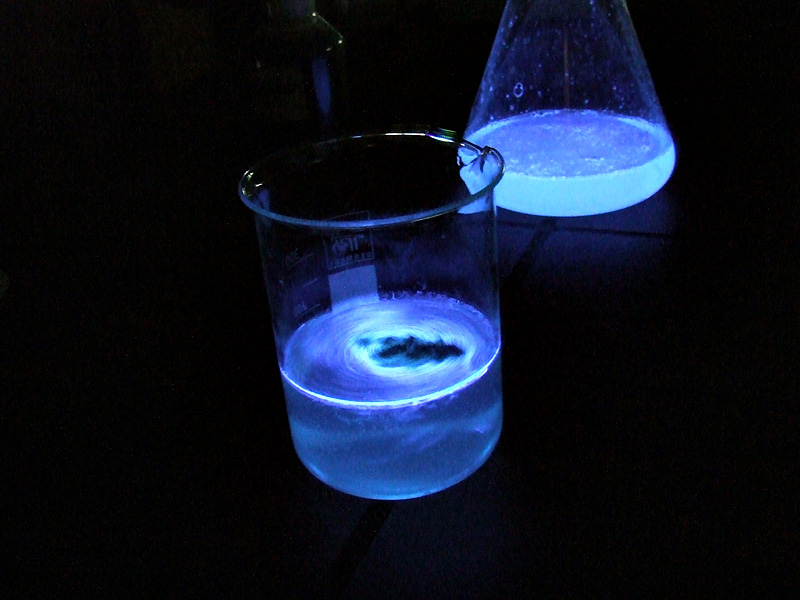Using Science to Solve Crimes How do we do it? Luminol