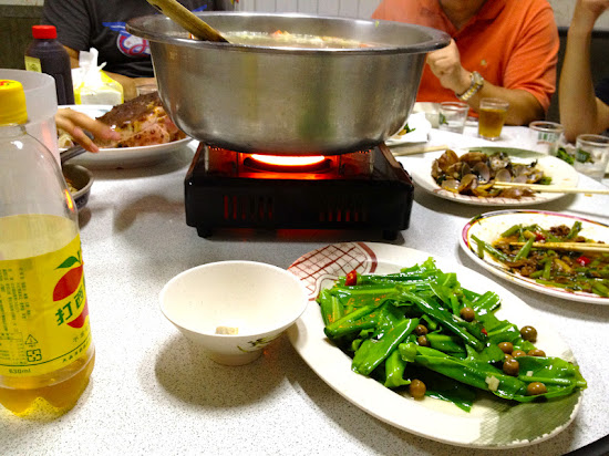 a hungry girl's guide to taipei: taiwanese/hotpot: i recommend 89 SEAFOOD