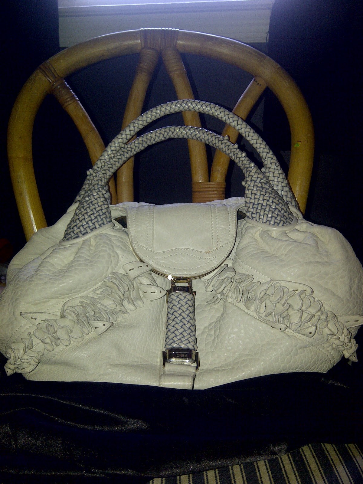 about handbags: October 2012
