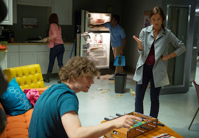 Evan Peters and Olivia Wilde in The Lazarus Effect