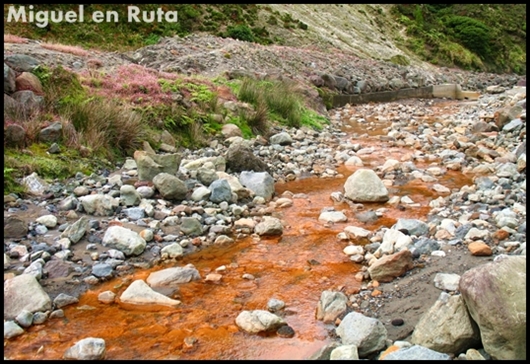 Colores-del-agua-naranja-Sao-Miguel