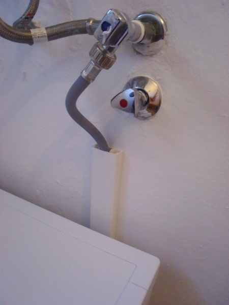 Caballito de cartón: DESPLAZAR EL DESAGÜE DE LA LAVADORA