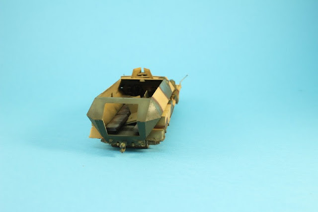 Montage pas à pas du Sdkfz 251/1 de Tamiya au 1/35. Montage pas à pas du Sdkfz 251/1 de Tamiya au 1/35.