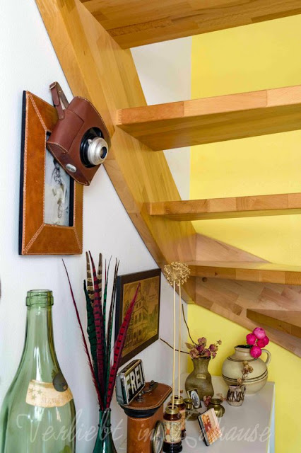 In der Lieblingsecke unter meiner Treppe landen plötzlich wieder ganz alte Liebhaberstücke aus meinem Deko Fundus In der Lieblingsecke unter meiner Treppe landen plötzlich wieder ganz alte Liebhaberstücke aus meinem Deko Fundus