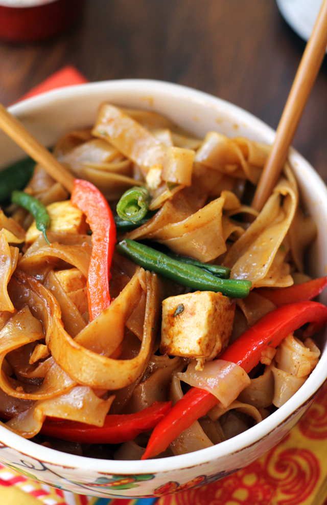 [Thailand Recipes] Drunken Noodles With Tofu And Peppers - All Asian