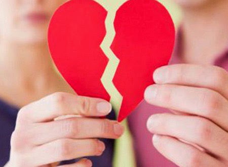 Hình ảnh tình yêu buồn nhất khi chia tay Ảnh trái tim tách rời nhau diễn tả cảnh chia tay trong tình yêu